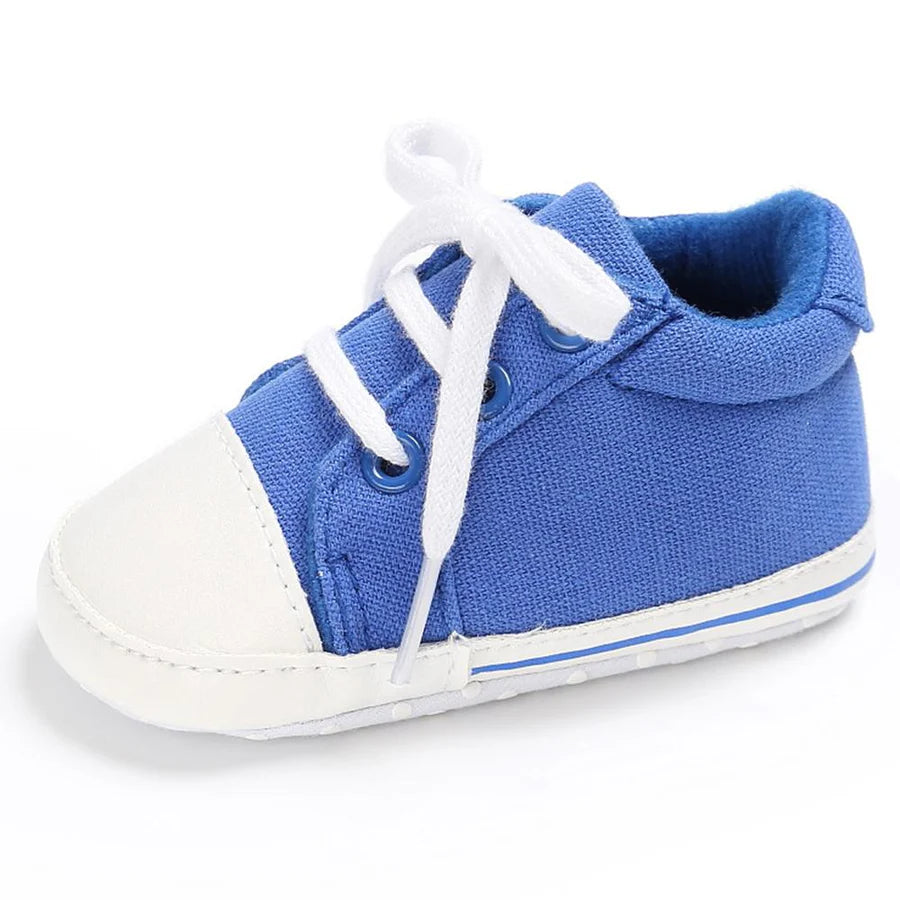 Unisex Canvas Lace Up Solid Sneakers