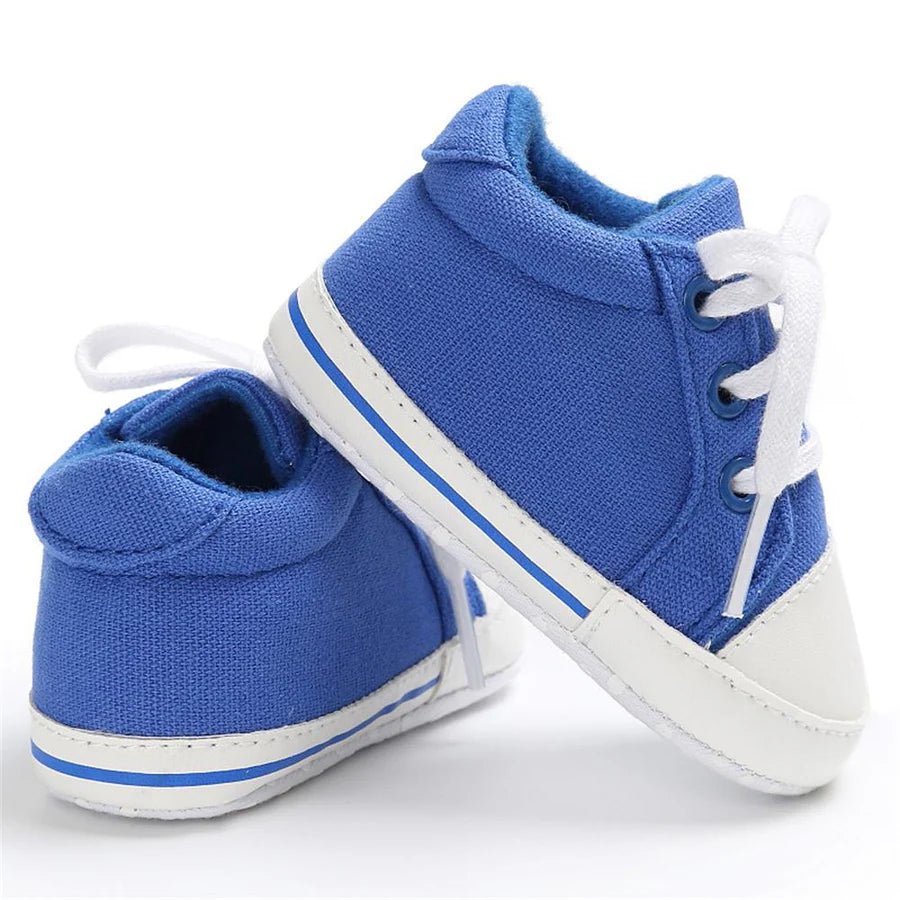 Unisex Canvas Lace Up Solid Sneakers